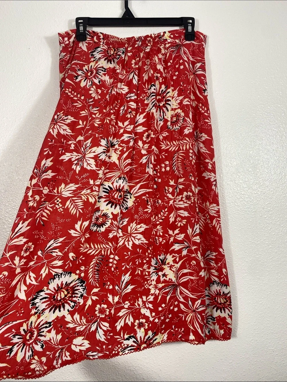 Free People Red Floral Midi Skirt with Front Slit Size L 100 Viscose